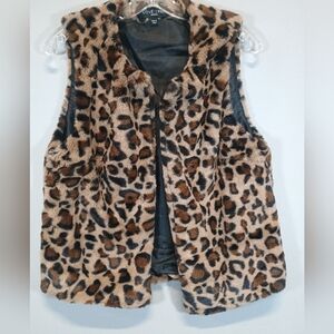Love Tree Women’s Medium Leopard Print Faux Fur Vest Sleeveless Open Front